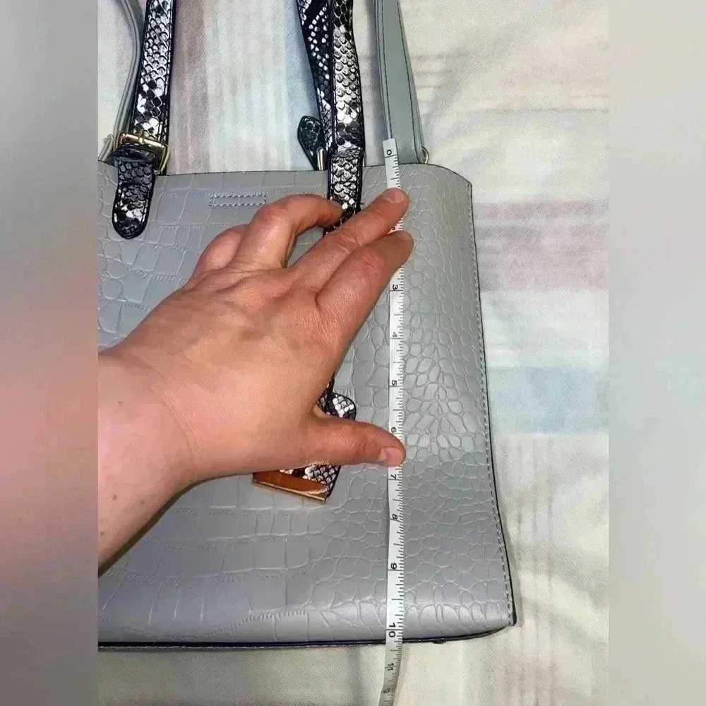 Beautiful gray color bag for everyday using. No name - Picture 3 of 8